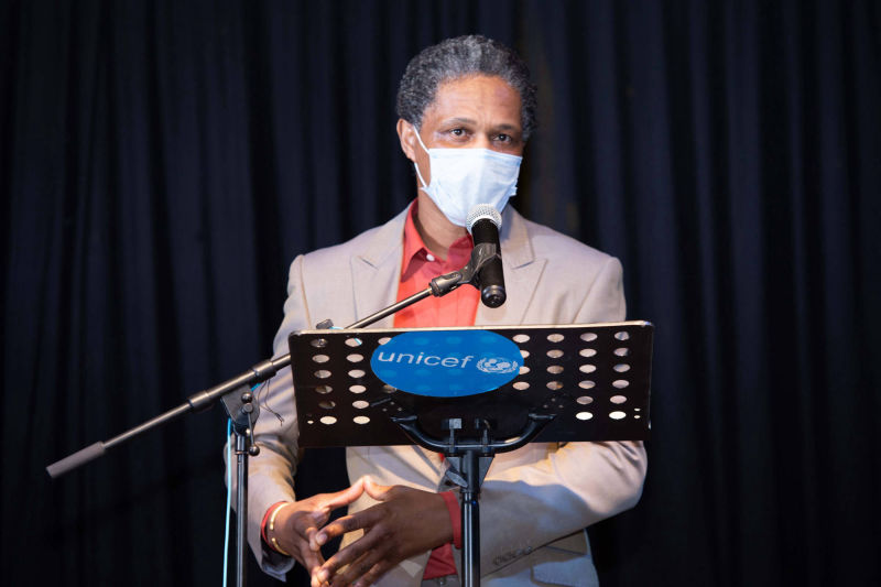 Mangaliso Dlamini of S'Buko Se Sive Creative Agency presenting the creative concepts for the Mgcini we Sive campaign